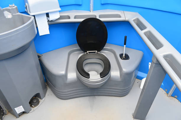 Best Portable restroom trailer rental  in Gaylord, MN